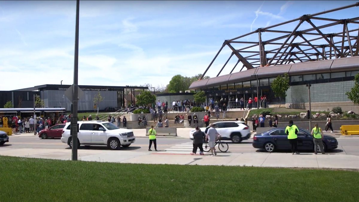 Watch timelapse of fans entering Carver-Hawkeye arena for Caitlin Clark's homecoming